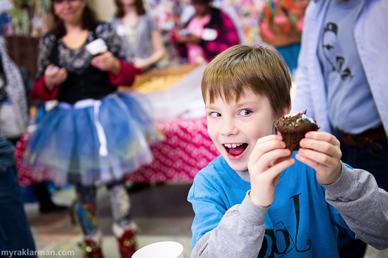 A Mad Dash towards FoolMoon + FestiFools 2012 | Once again the puppet-building season was initiated with a favorite, fun(d)raising event in February for donors and volunteers — only this year with a new twist: Puppets + Cupcakes! Fools of all sizes built shadow puppets, sculpted clay, and decorated their own cupcakes. Decadent Delight donated the criminally scrumptious cupcake fixin’s.