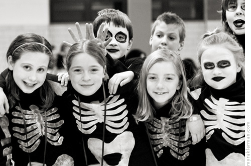 Auspicious Beginnings | Fiddler on the Roof (2006) | Ghoulish fourth graders hang out in the Tappan Middle School cafeteria while awaiting their big dream scene.