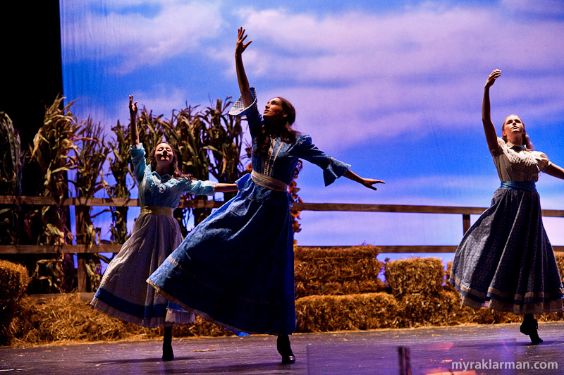 Pioneer Theatre Guild: Oklahoma! | The beginning of the Dream Sequence: gorgeous dancing and lighting. 